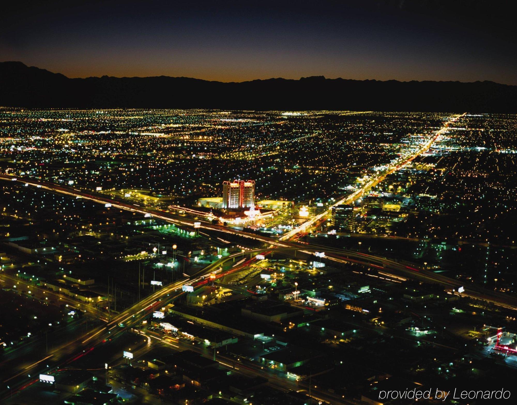 Wyndham Grand Desert Resort Las Vegas Ngoại thất bức ảnh